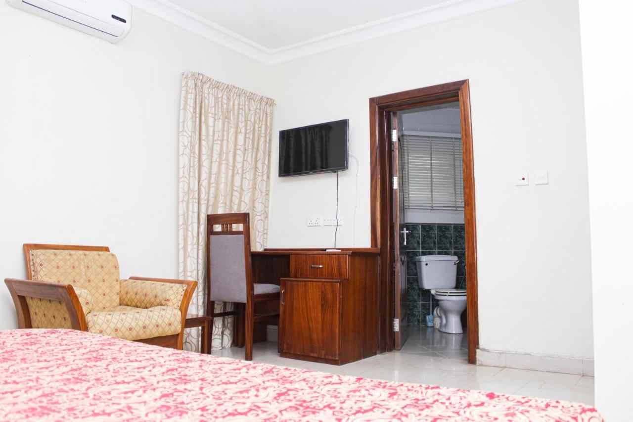 Suus Rahma Guest House & Apartments Accra Exterior photo