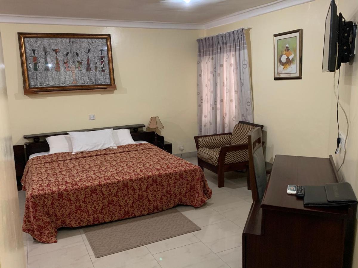 Suus Rahma Guest House & Apartments Accra Exterior photo